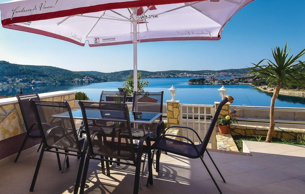 Apartment Rogoznica Рогозница Екстериор снимка