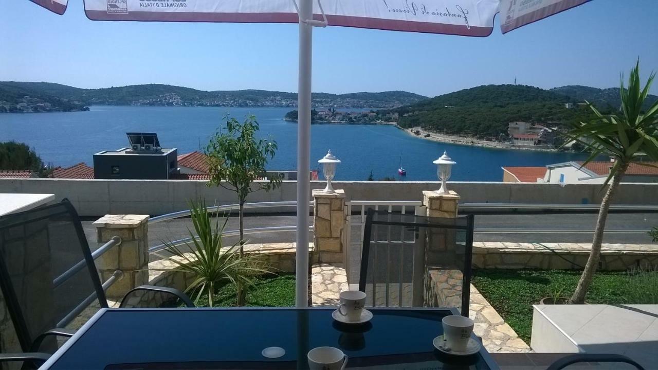 Apartment Rogoznica Рогозница Екстериор снимка